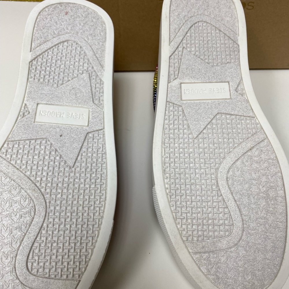 Steve Madden Star Sneakers - Picture 3 of 7